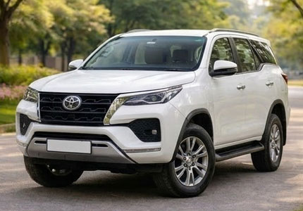Book Toyota Fortuner
